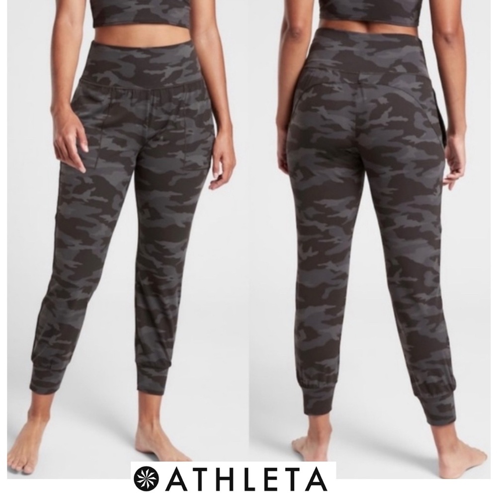 ATHLETA Salutation Camo Joggers Black & Gray Camo Print Side Pockets Size Small